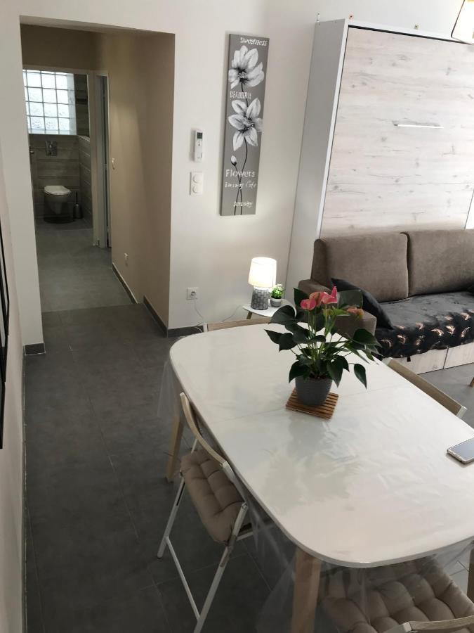 Le Benedictins Apartment Nimes Exterior photo