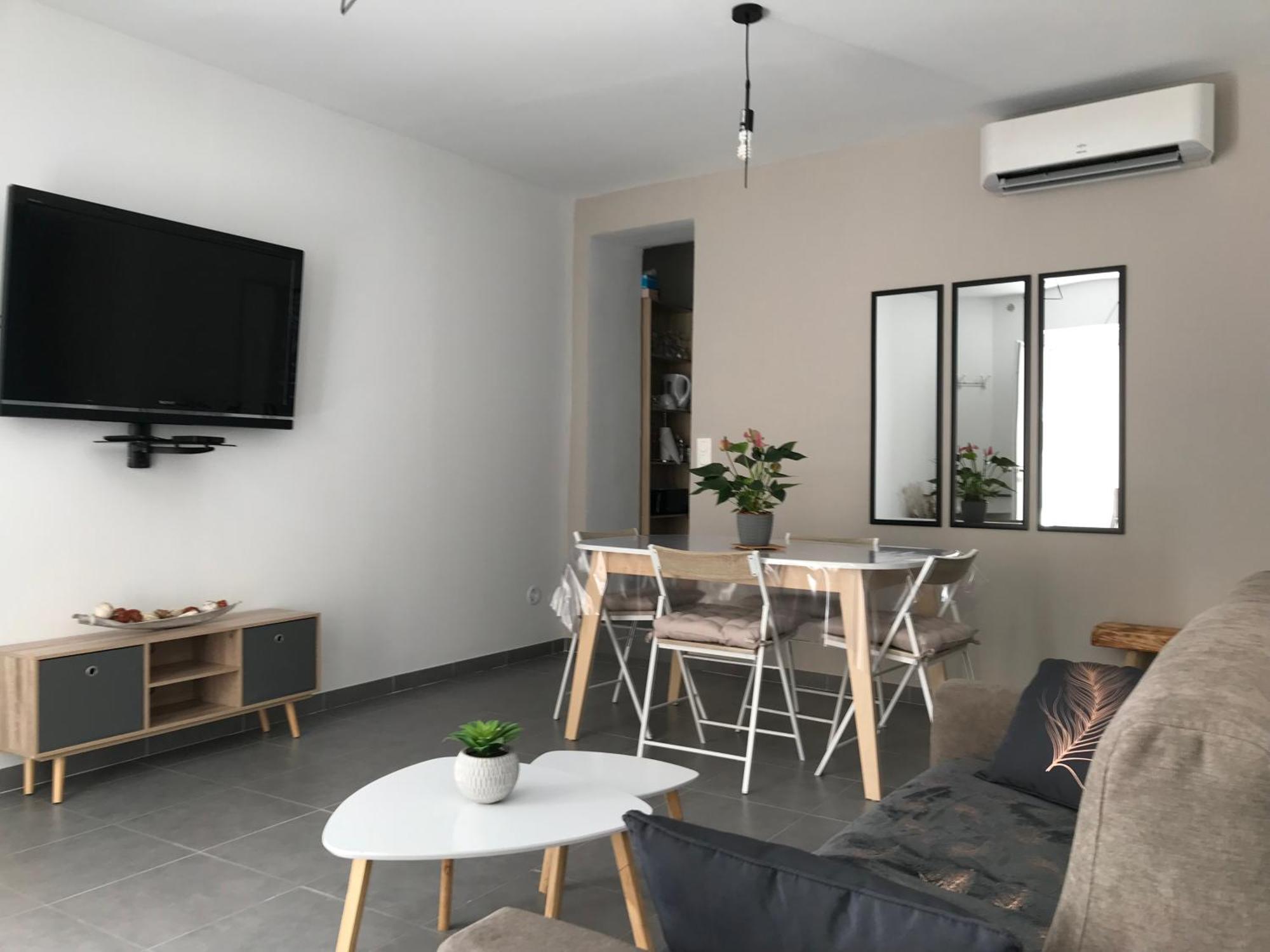 Le Benedictins Apartment Nimes Exterior photo